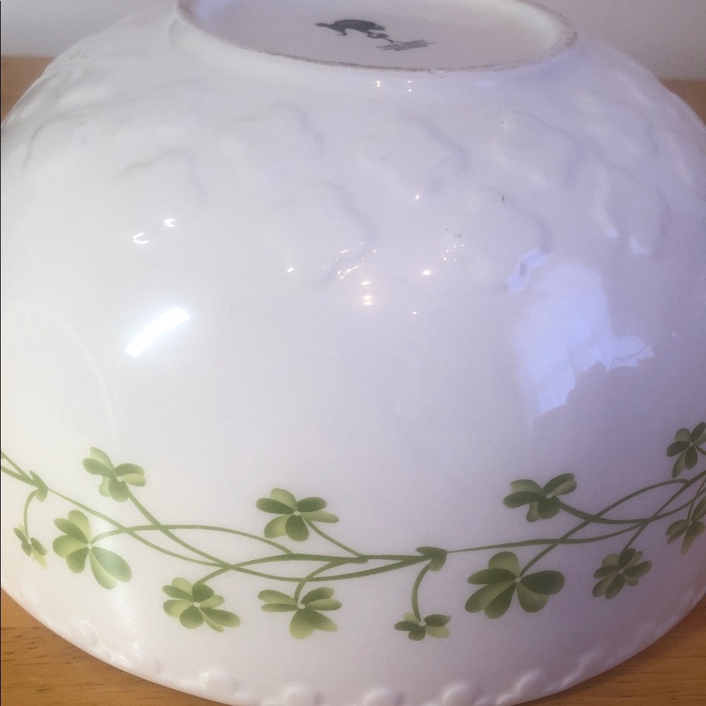 White Bowl with Green Clover Design - Picture 2 of 10